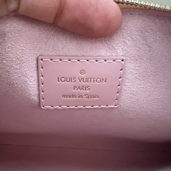 Louis Vuitton City Pochette Pouch *RARE* - Picture 4 of 8